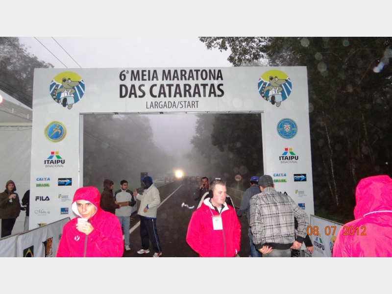 08.07.12 VI MEIA MARATONA DAS CATARATAS