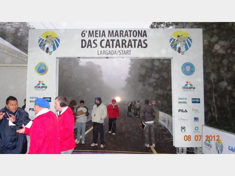 08.07.12 VI MEIA MARATONA DAS CATARATAS