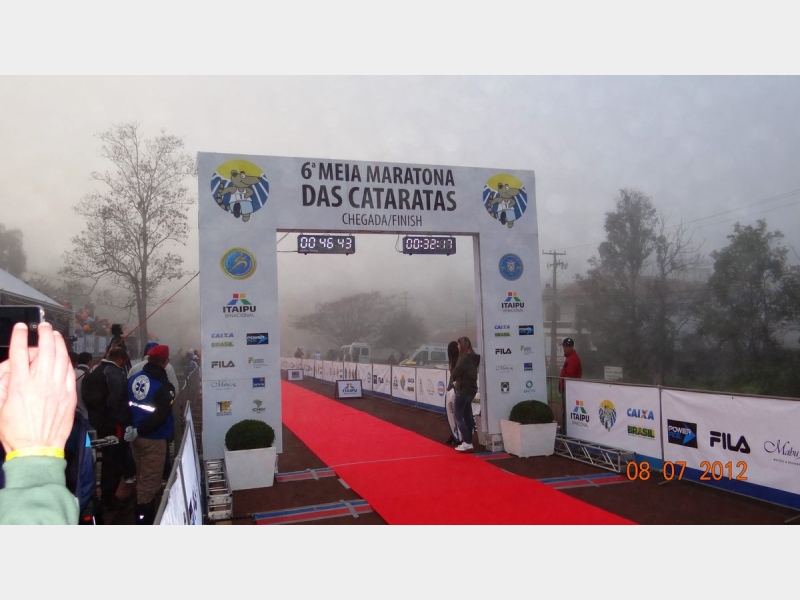 08.07.12 VI MEIA MARATONA DAS CATARATAS